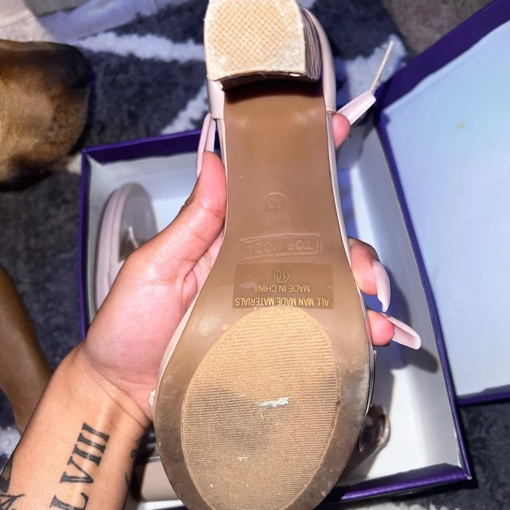 heels - Picture 3 of 3